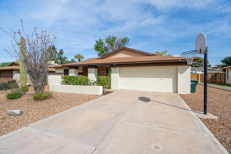 4444 W Corrine Dr, Glendale, AZ 85304