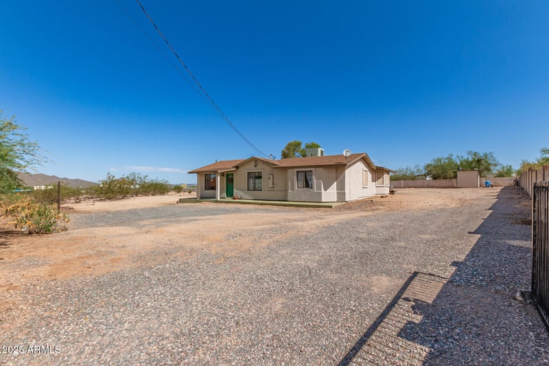 44446 14th St, New River, AZ 85087