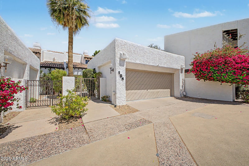 4446 Camelback Rd #104, Phoenix, AZ 85018