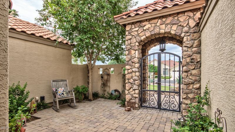 4446 E Enrose St, Mesa, AZ 85205