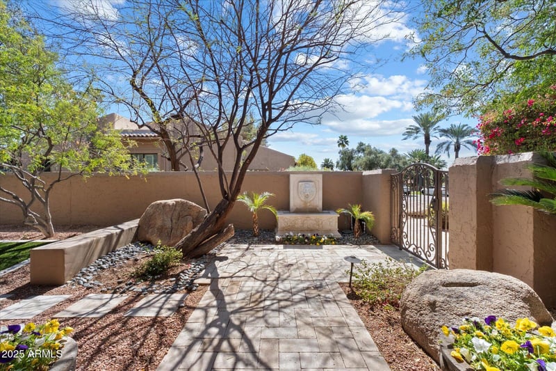 4448 Camelback Rd #16, Phoenix, AZ 85018