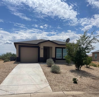 445 Baskin Dr, Morristown, AZ 85342