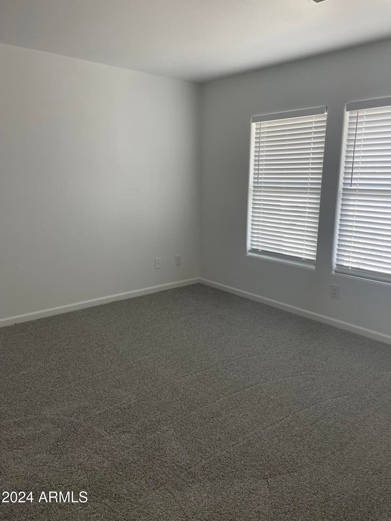 445 Baskin Dr, Morristown, AZ 85342