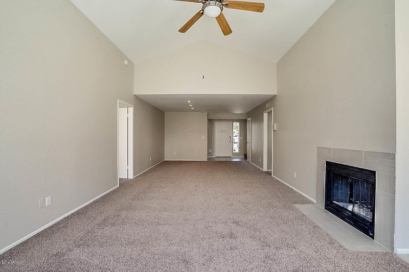 445 E Kristal Way, Phoenix, AZ 85024