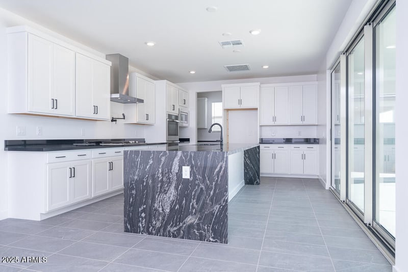 445 La Estela Ln, San Tan Valley, AZ 85140