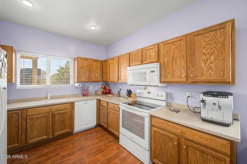 445 W Reizen Dr, Morristown, AZ 85342