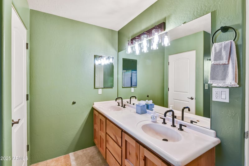 44516 12th St, New River, AZ 85087