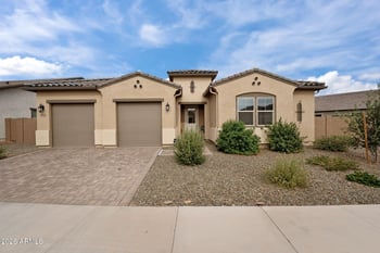 44521 44th Dr, New River, AZ 85087