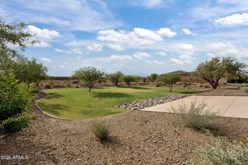 44521 44th Dr, New River, AZ 85087