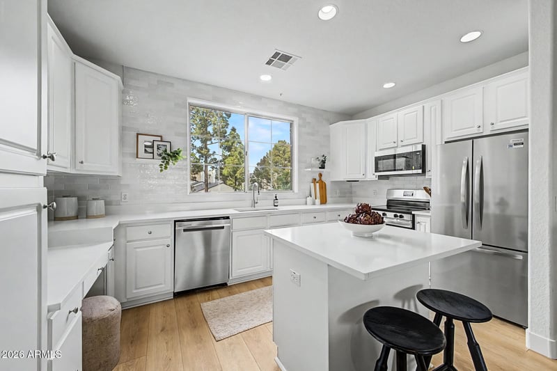 4455 E Paradise Village Pw S #1084, Phoenix, AZ 85032