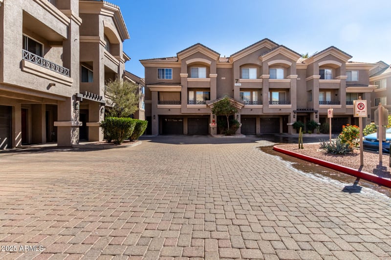 4455 Paradise Village Pw #1068, Phoenix, AZ 85032