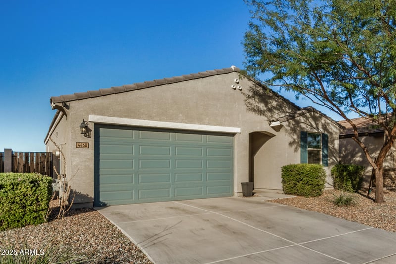 4460 Stickleaf Way, San Tan Valley, AZ 85144