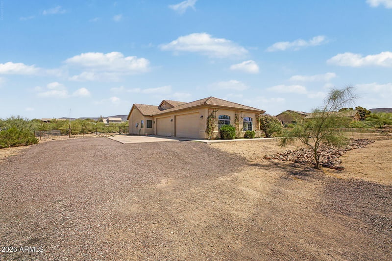 44614 20th St, New River, AZ 85087