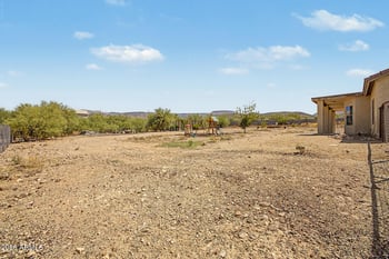44614 20th St, New River, AZ 85087