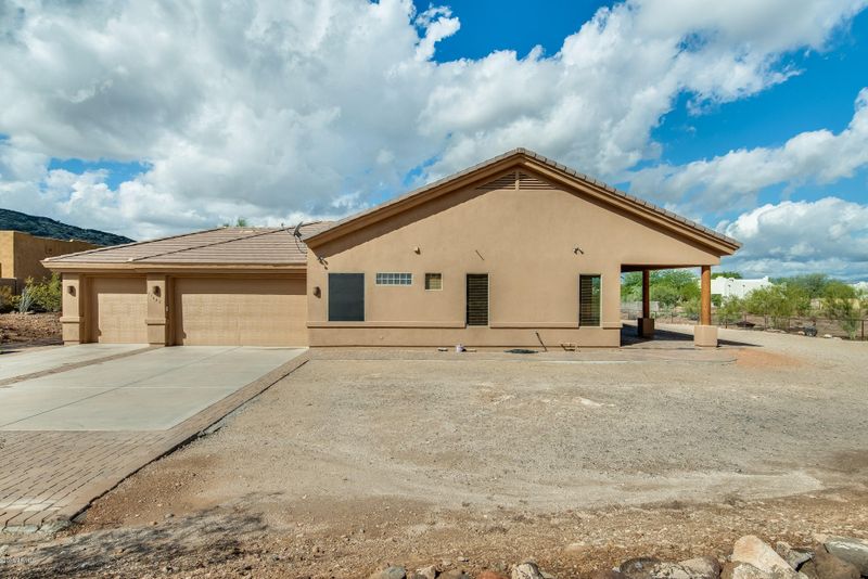 44628 N 12th St, New River, AZ 85087
