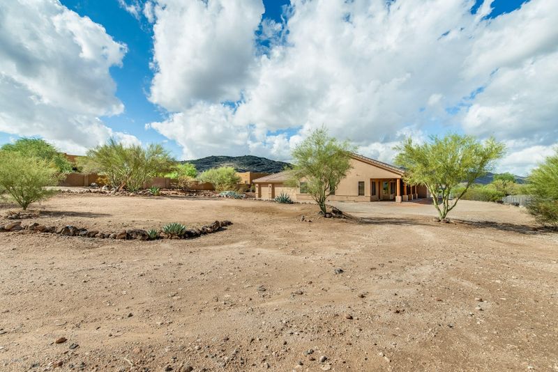 44628 N 12th St, New River, AZ 85087