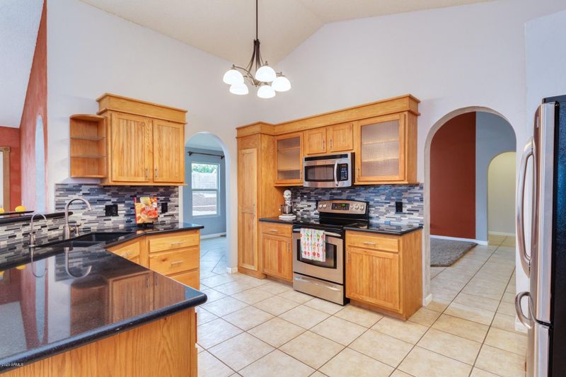 4468 E Pearce Rd, Phoenix, AZ 85044