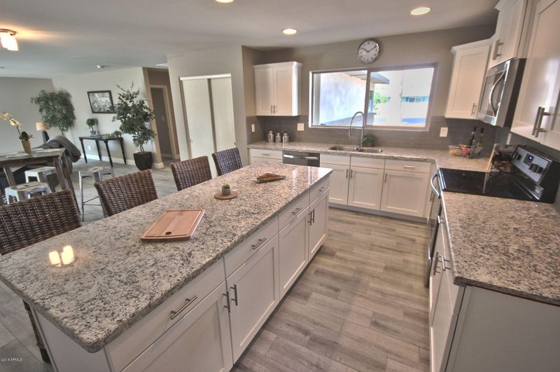 447 S Barkley St, Mesa, AZ 85204