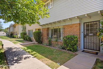 4470 Belleview St, Phoenix, AZ 85008