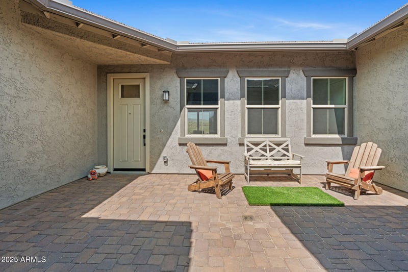 44722 44th Dr, New River, AZ 85087