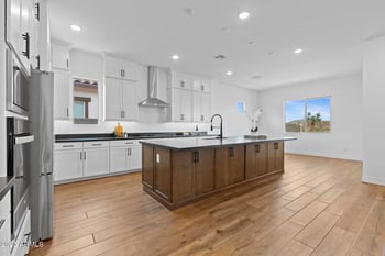 44722 44th Dr, New River, AZ 85087