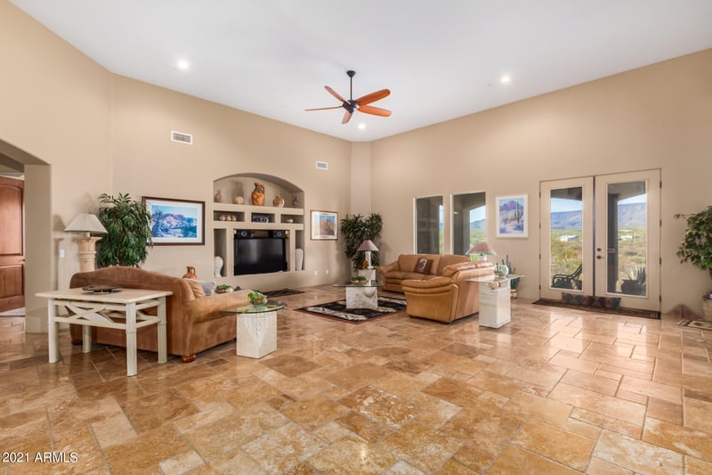 44734 N Perdiz Dr, New River, AZ 85087