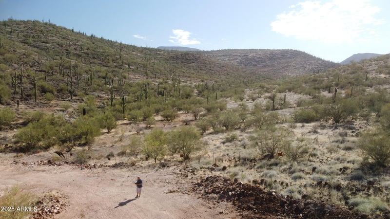 44754 24th St, New River, AZ 85087