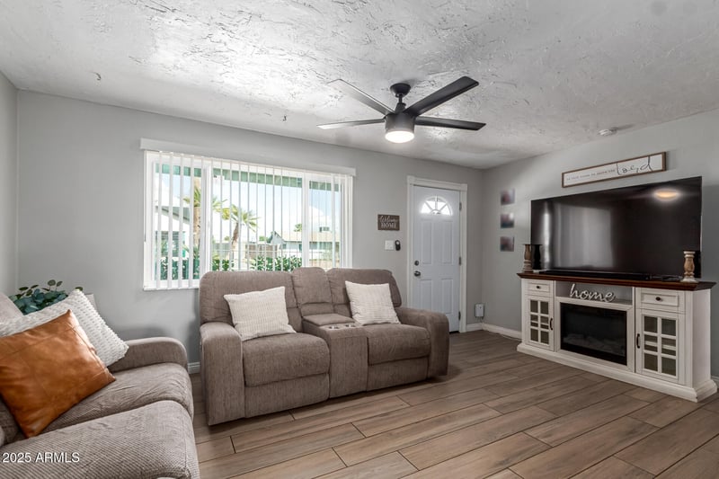 448 98th St, Mesa, AZ 85207