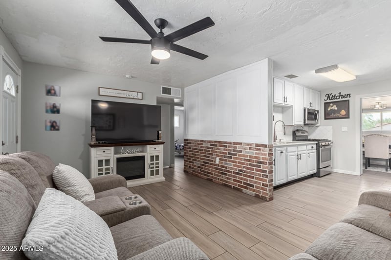 448 98th St, Mesa, AZ 85207