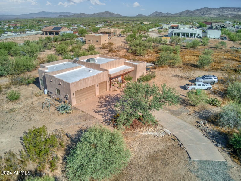 44811 12th St, New River, AZ 85087
