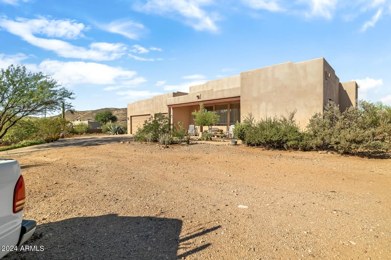 44811 12th St, New River, AZ 85087