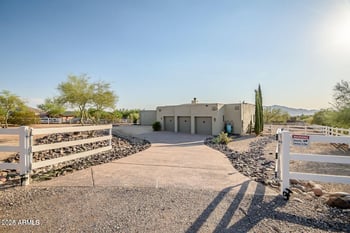 44814 22nd St, New River, AZ 85087