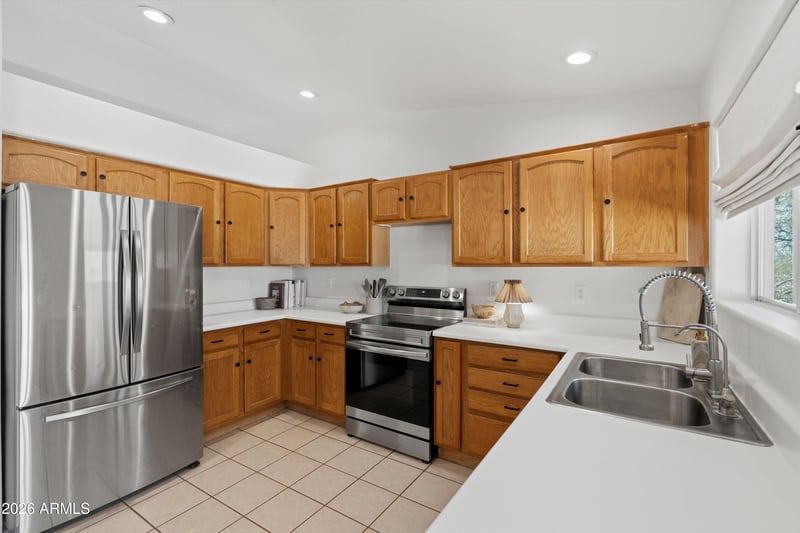 44814 N 10th St, New River, AZ 85087