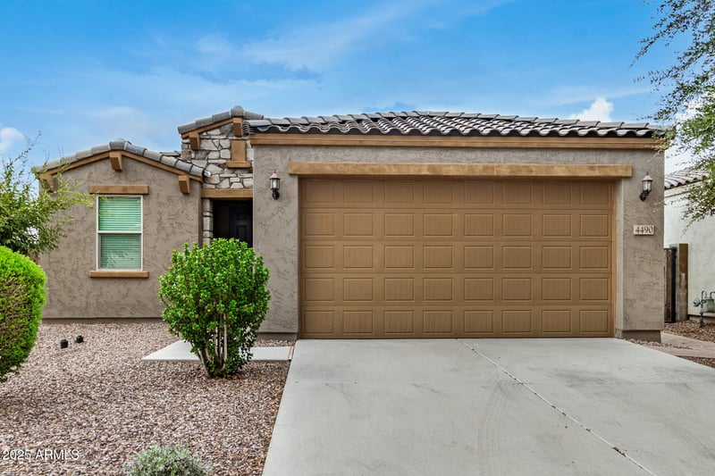 4490 Horsenettle Dr, San Tan Valley, AZ 85144
