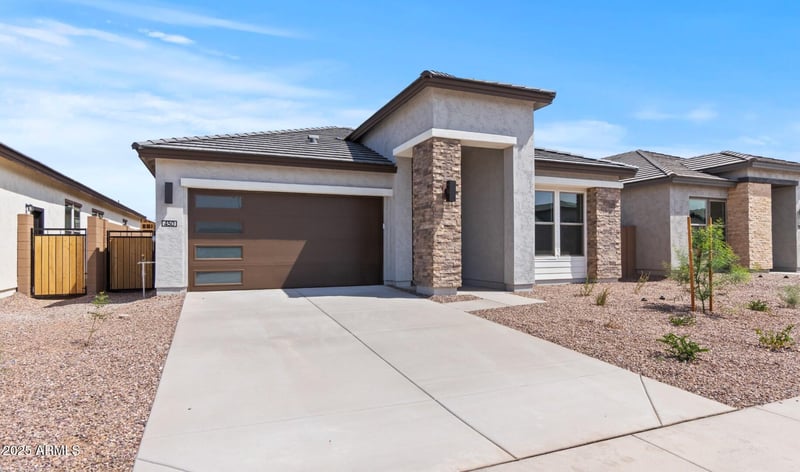 450 Aurora Dr, San Tan Valley, AZ 85140
