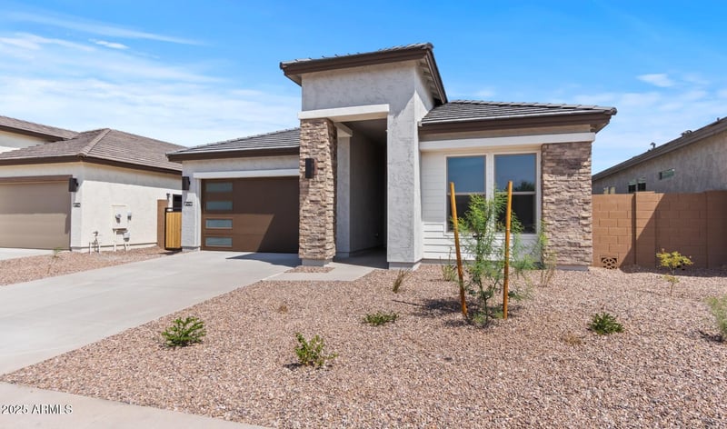 450 Aurora Dr, San Tan Valley, AZ 85140
