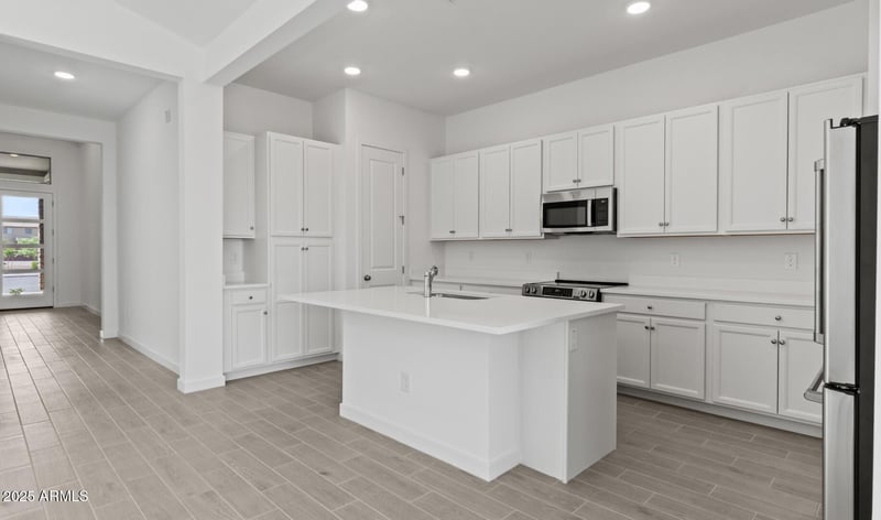 450 Aurora Dr, San Tan Valley, AZ 85140