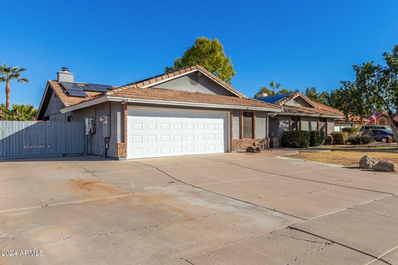 450 E Meadows Ln, Gilbert, AZ 85234