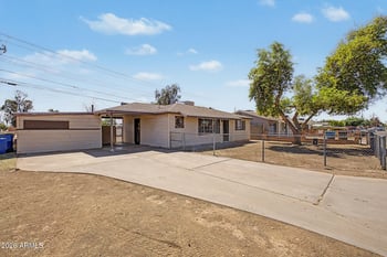 4501 Crittenden Ln, Phoenix, AZ 85031