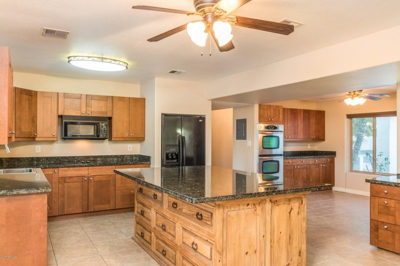 4501 E Mercer Ln, Phoenix, AZ 85028