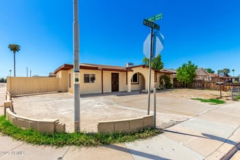 4501 Mission Ln, Glendale, AZ 85302