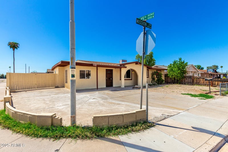 4501 Mission Ln, Glendale, AZ 85302
