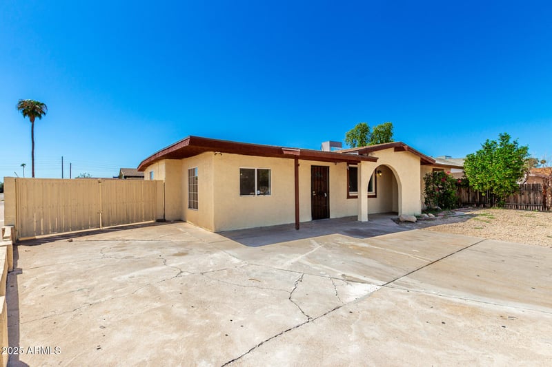 4501 Mission Ln, Glendale, AZ 85302