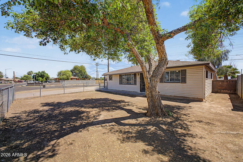 4501 Crittenden Ln, Phoenix, AZ 85031
