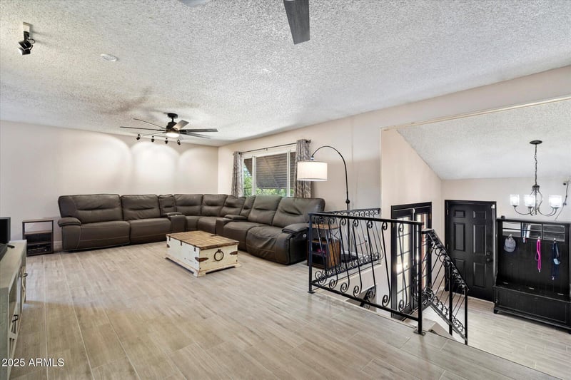 4502 W Greenway Rd, Glendale, AZ 85306
