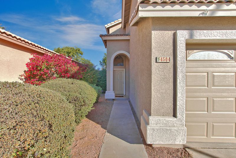 4504 E Glenhaven Dr, Phoenix, AZ 85048