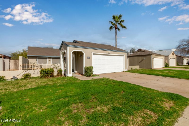4506 E Vineyard Rd, Phoenix, AZ 85042