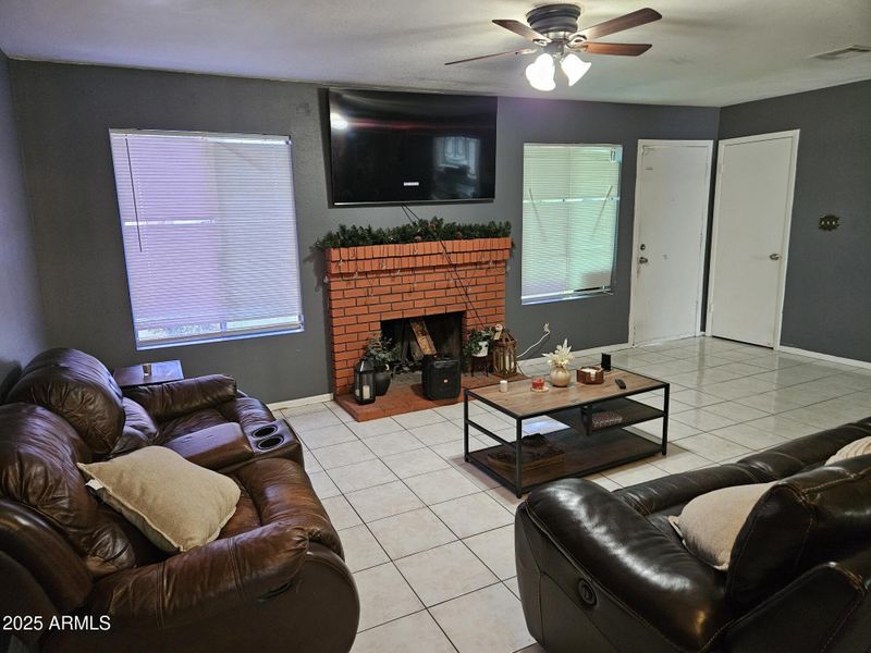 4507 E Saint Catherine Ave, Phoenix, AZ 85042