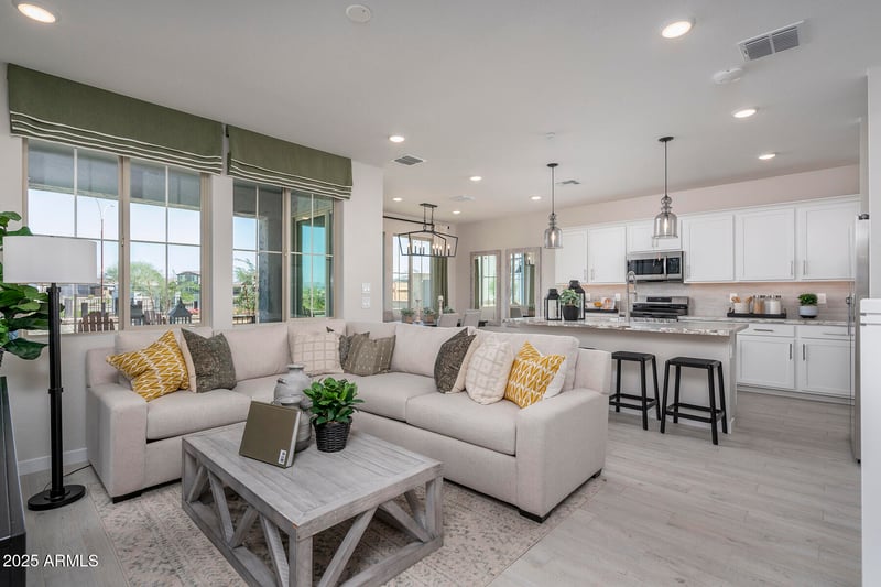 4507 Pauli --, Mesa, AZ 85212