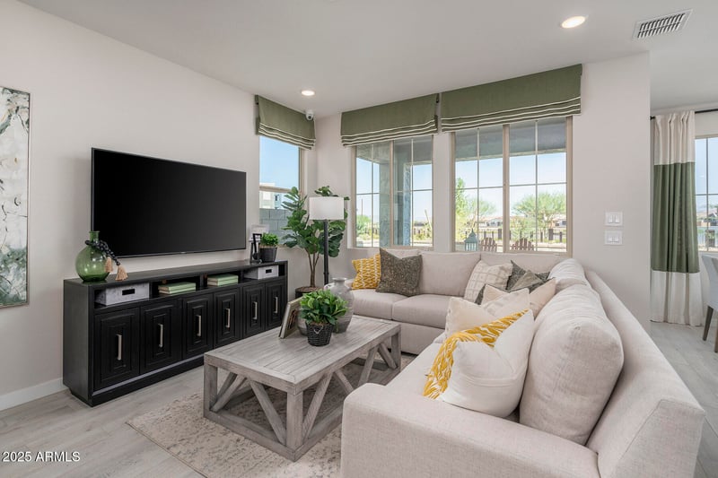 4507 Pauli --, Mesa, AZ 85212
